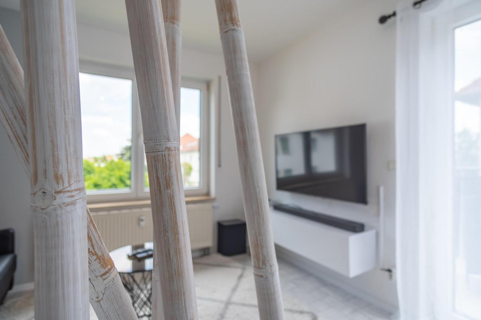 Arbeitsplatz, Balkon, Tiefgarage Naehe Neue Messe Appartement Leipzig Buitenkant foto