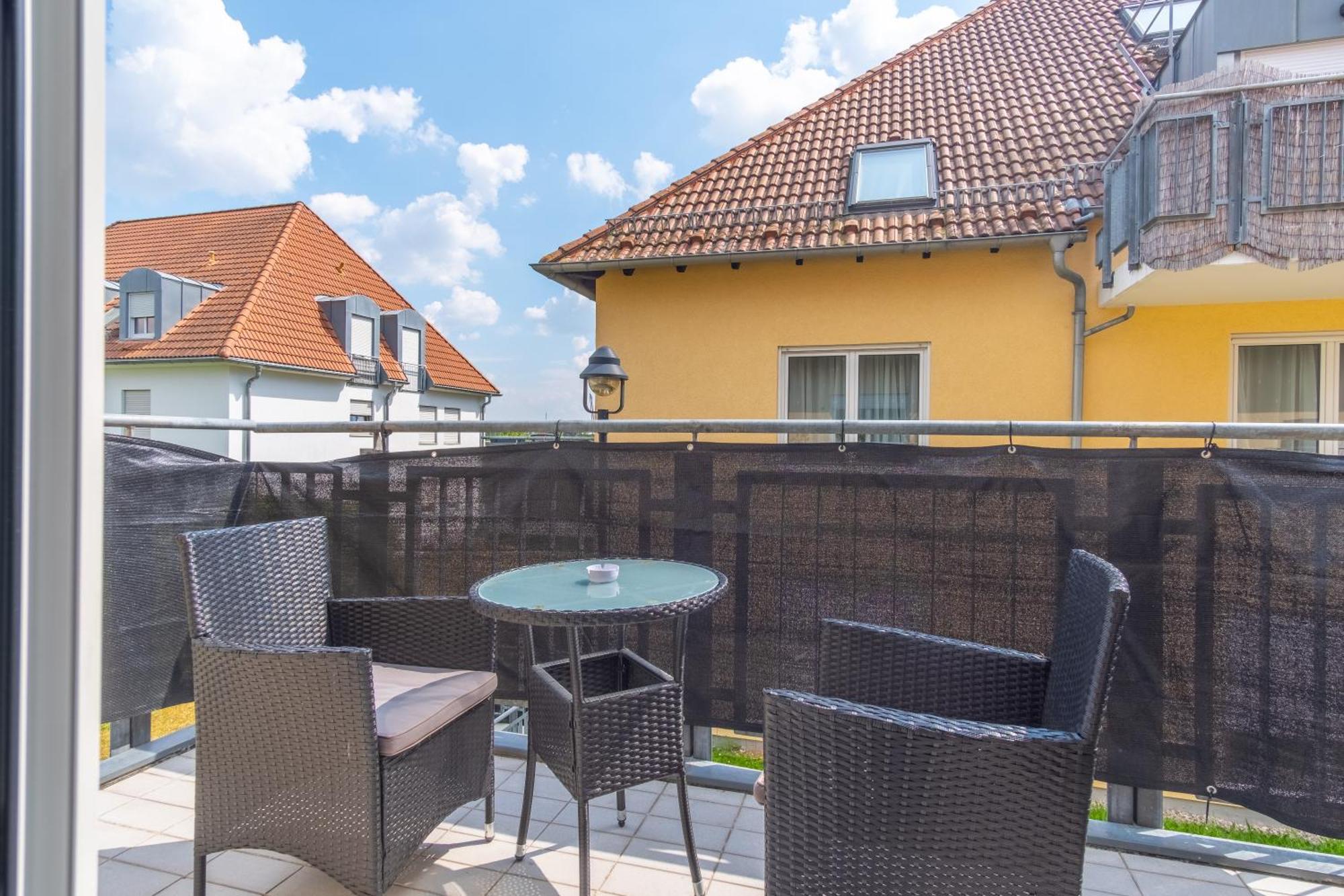 Arbeitsplatz, Balkon, Tiefgarage Naehe Neue Messe Appartement Leipzig Buitenkant foto